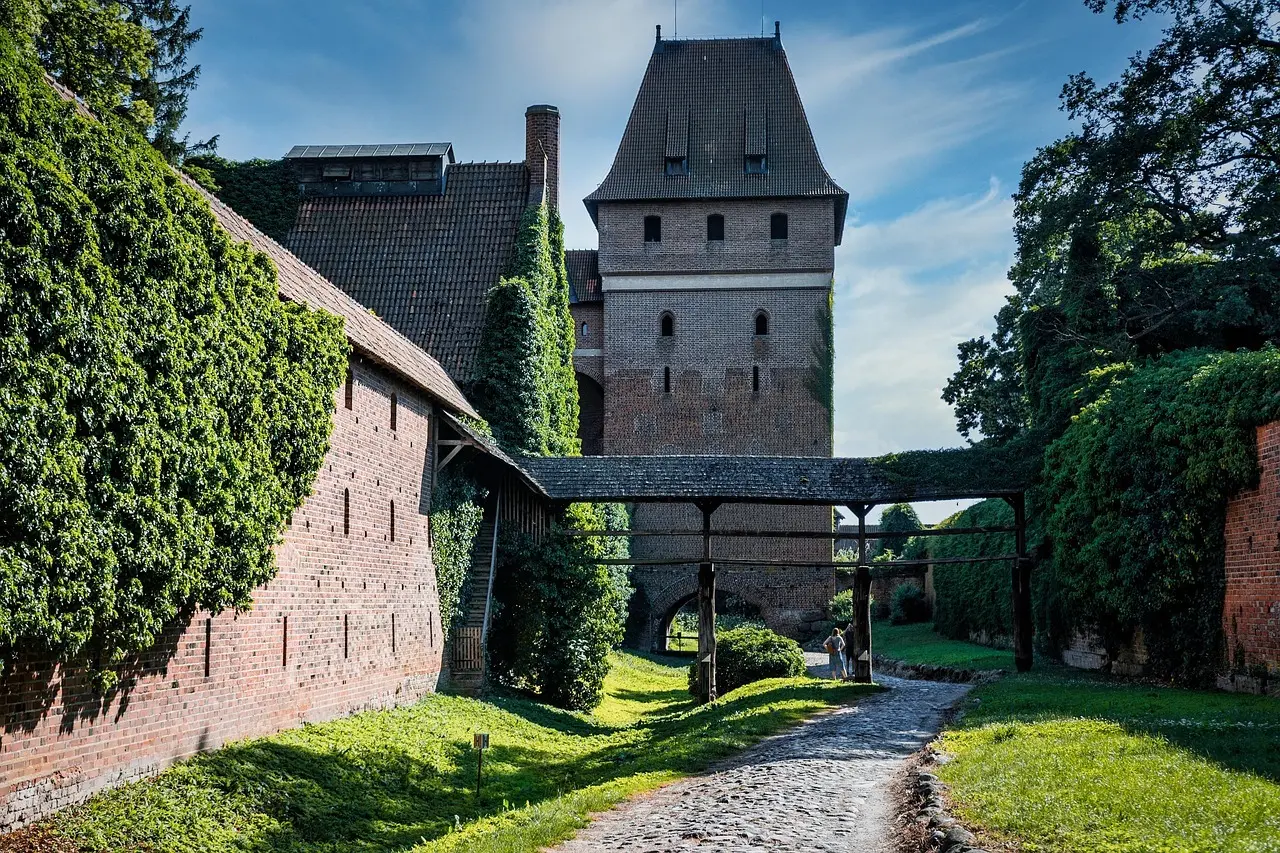 Hvor lang tid varer rundvisningen på Malbork Slot?