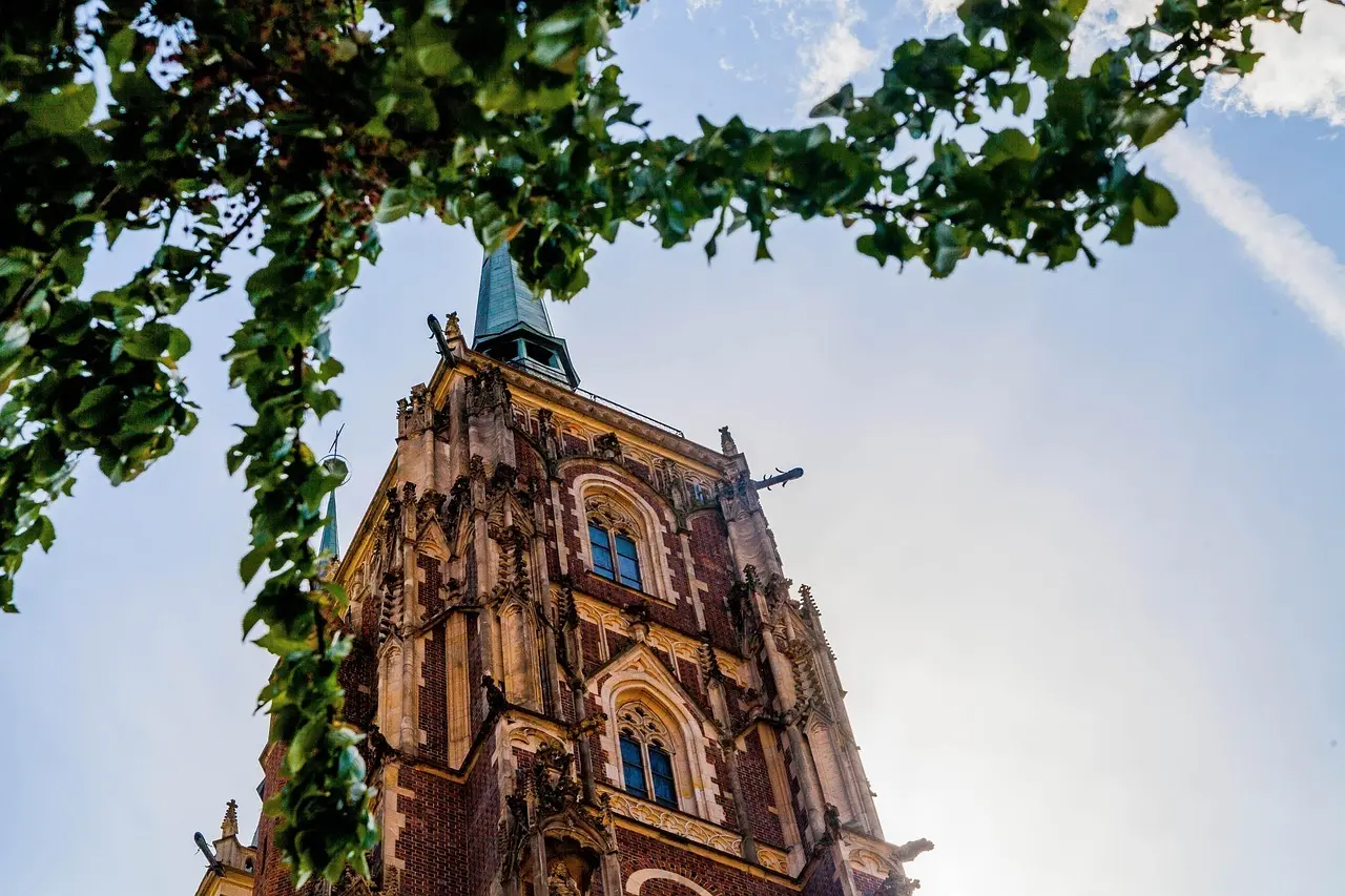 Er Sky Tower-udsigtsdækket i Wrocław åbent efter kl. 20?